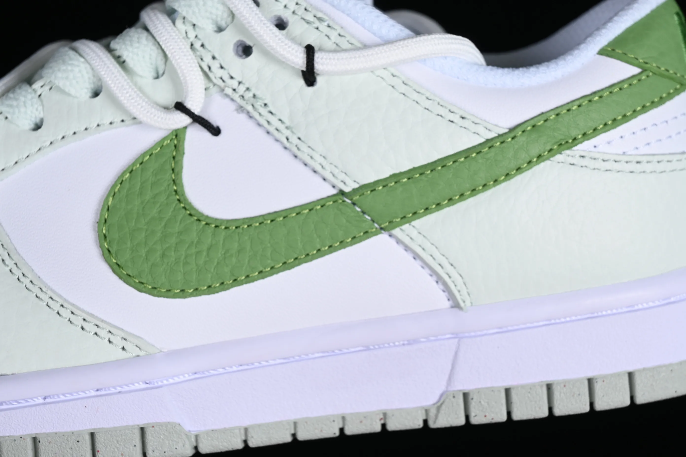 All categories Nk SB Dunk series Nk SB Dunk Low low-top sneakers Nk Dunk Low "White Mint" light green strap deconstruction SB smashed backboard fashion casual sneakers DN1431-102